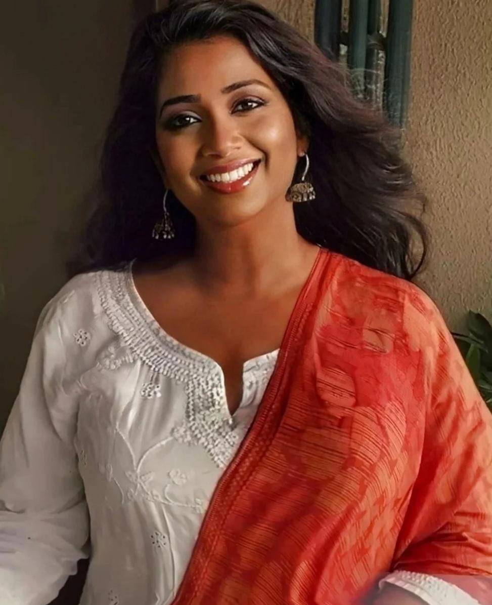 Shreya Ghoshal | Scrolller