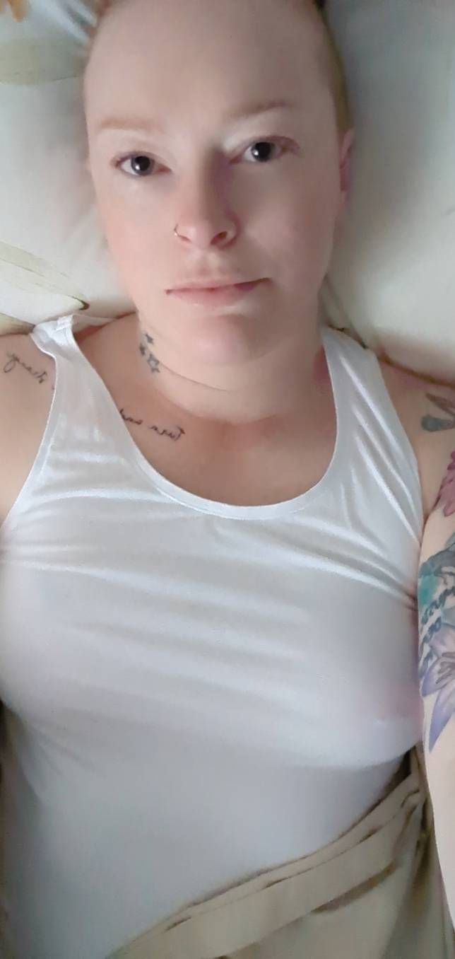 six in the morning, in need of cuddles and slow sex | Scrolller