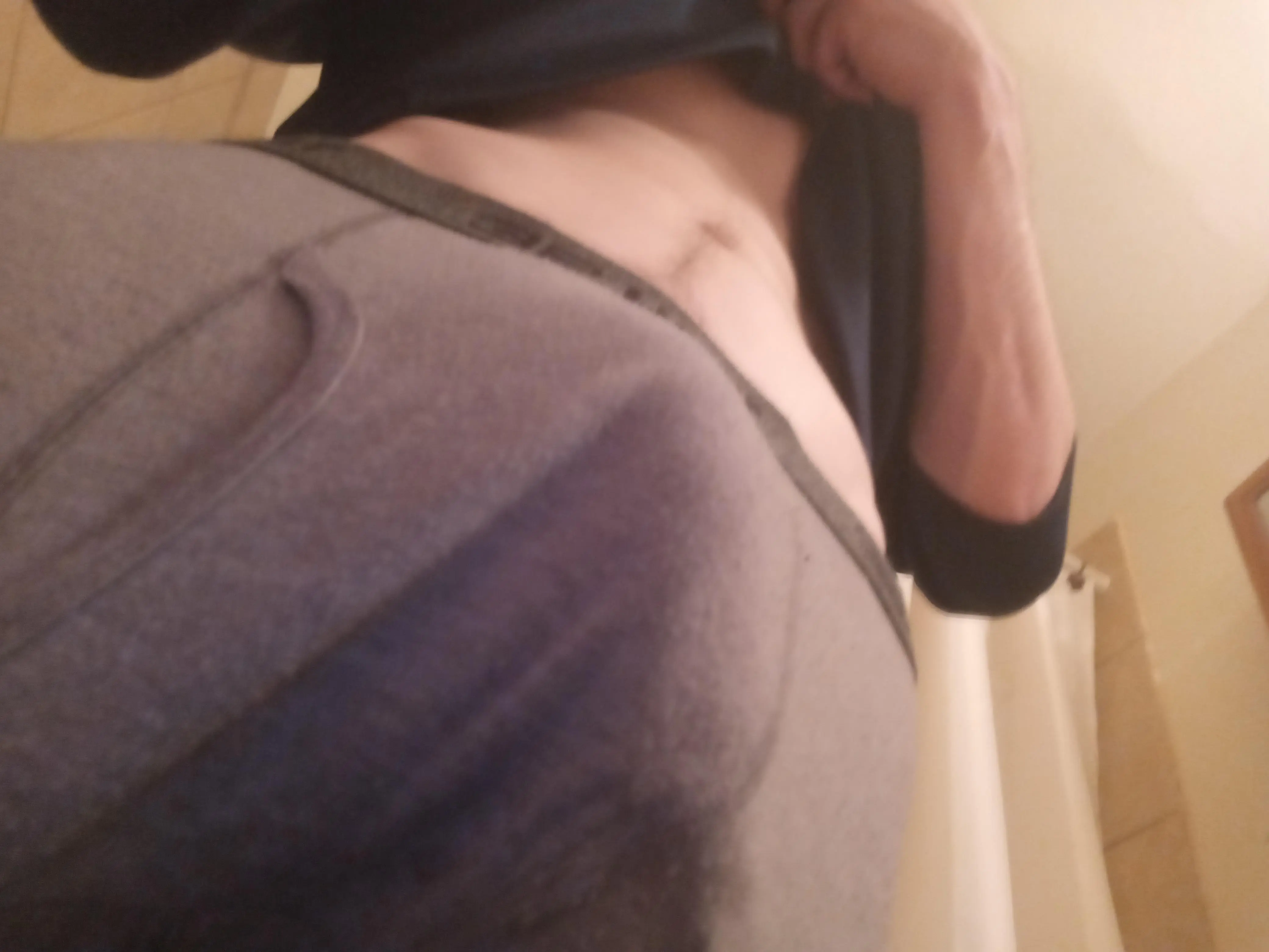 small body huge bulge 😘😈