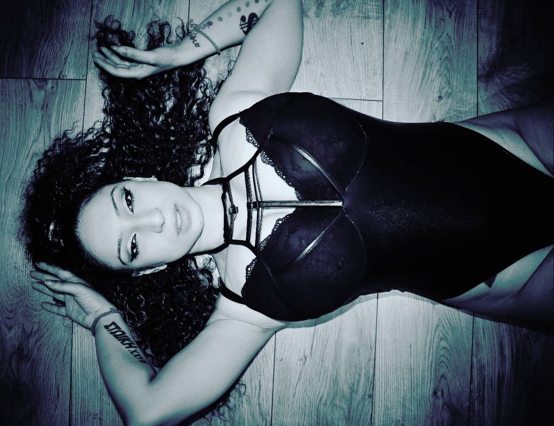 Sophia (@vocalmindsophia) | Scrolller