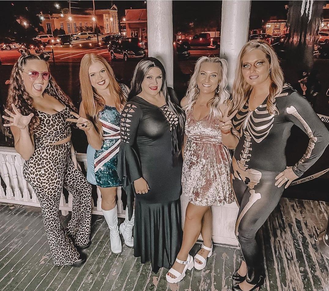Spooky milfs scrolller