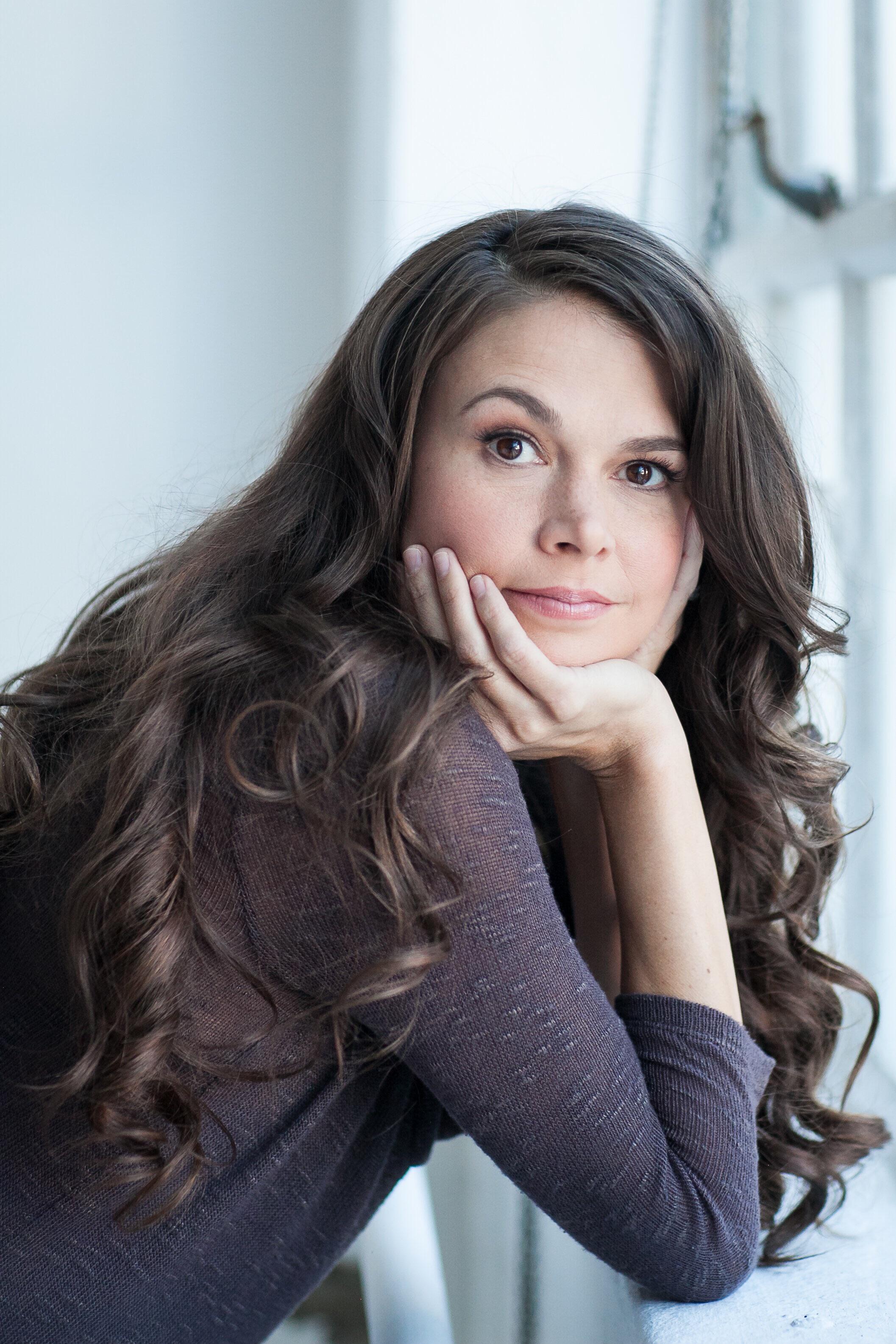 Sutton Foster [irtr] Scrolller