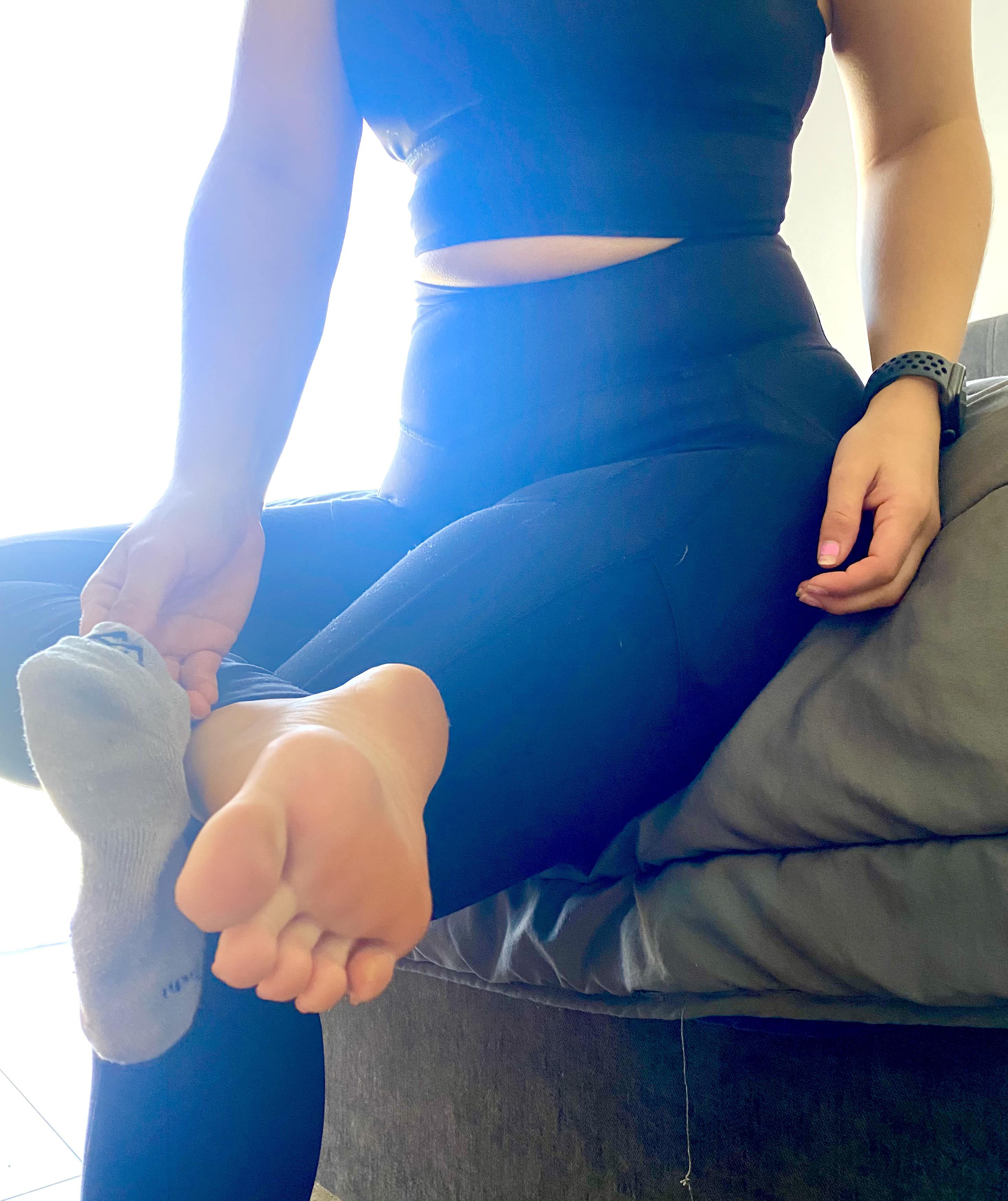 Sweaty socks or sweaty toots? | Scrolller