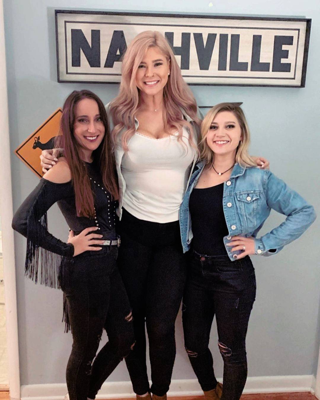 Tall girl is beautiful | Scrolller