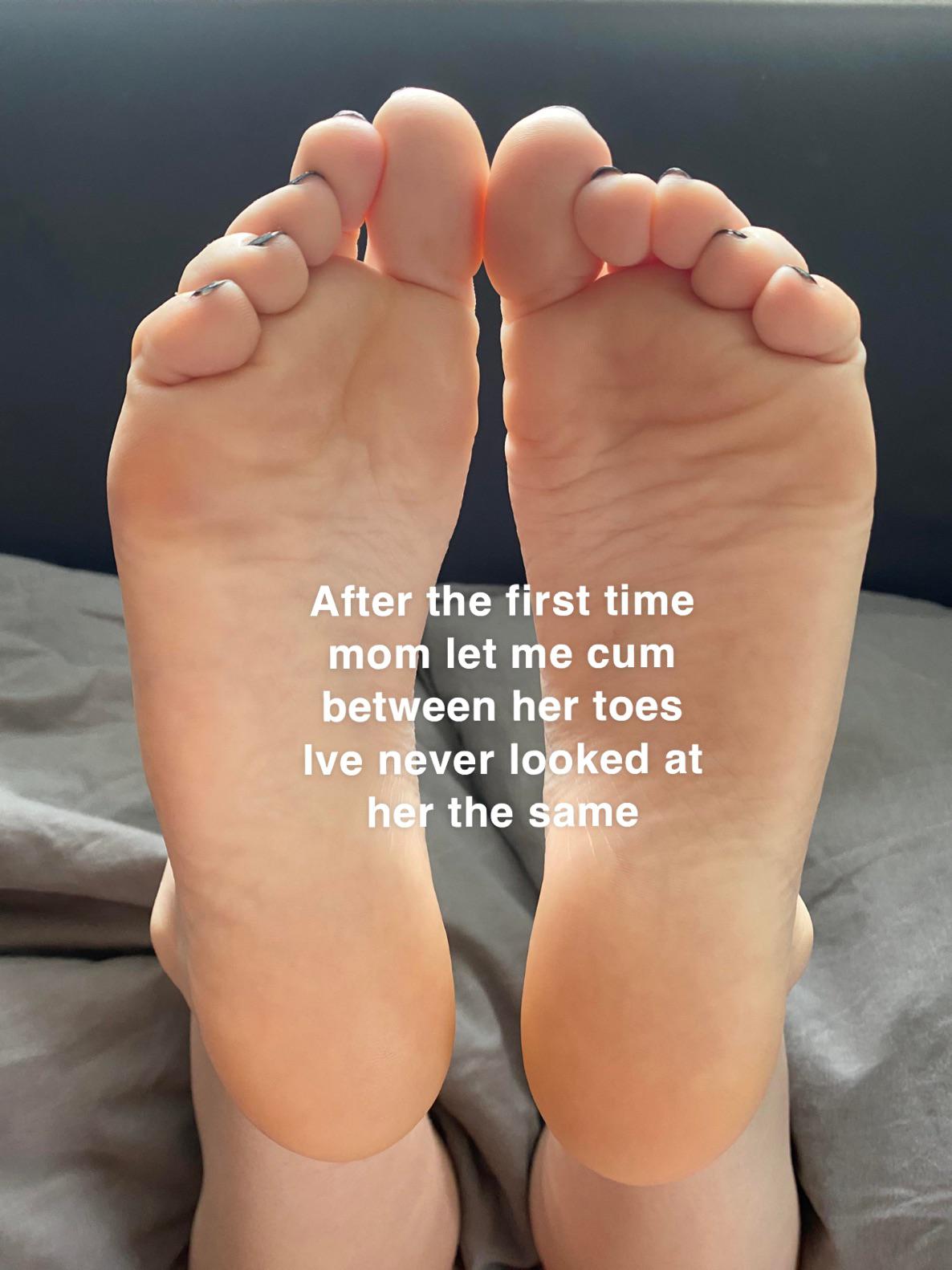 The world of moms toes Scrolller