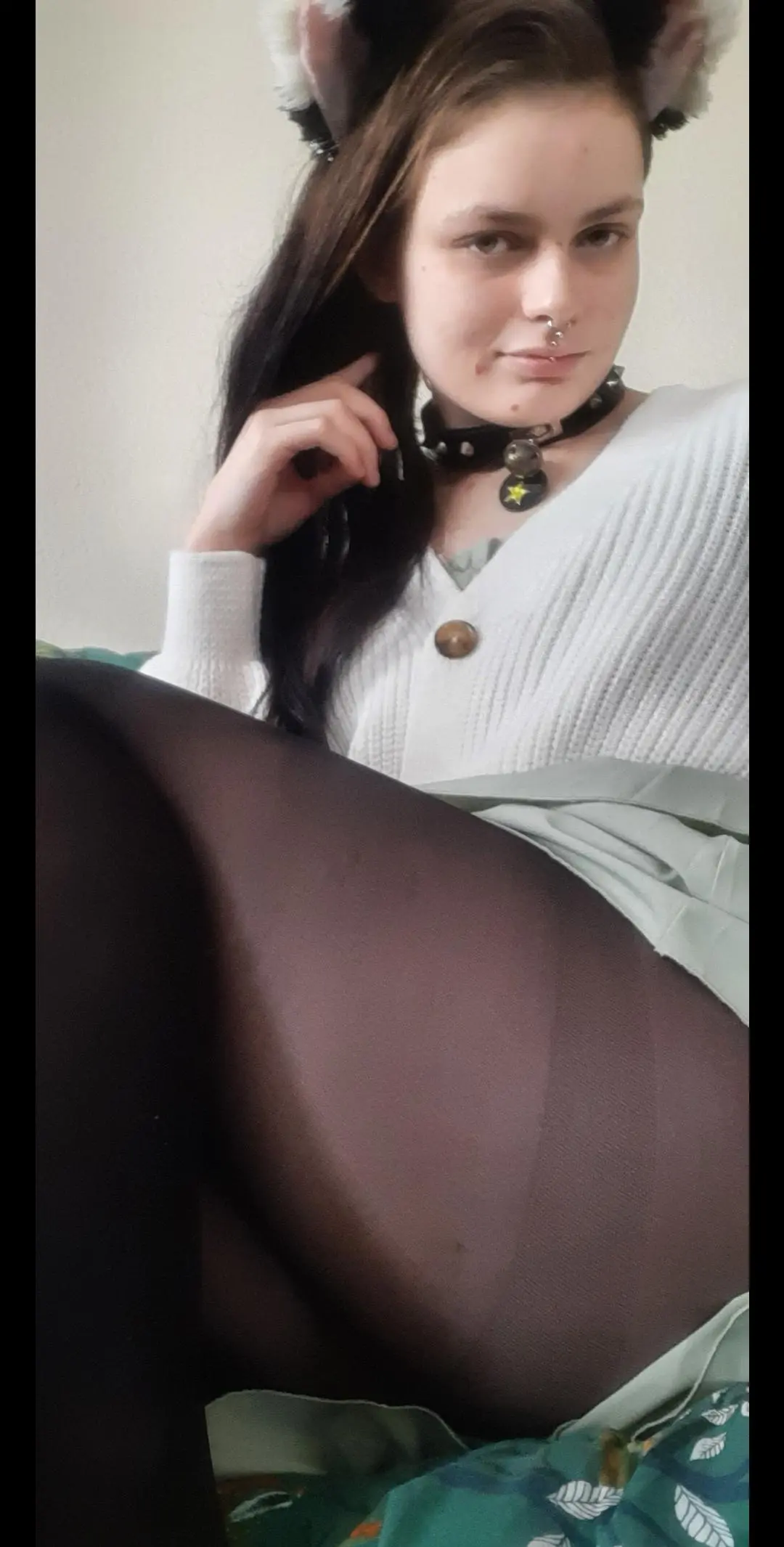 thicc in black tights