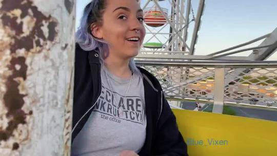 Flashing My Tits Real Quick On The Ferris Wheel 🙈 Scrolller 