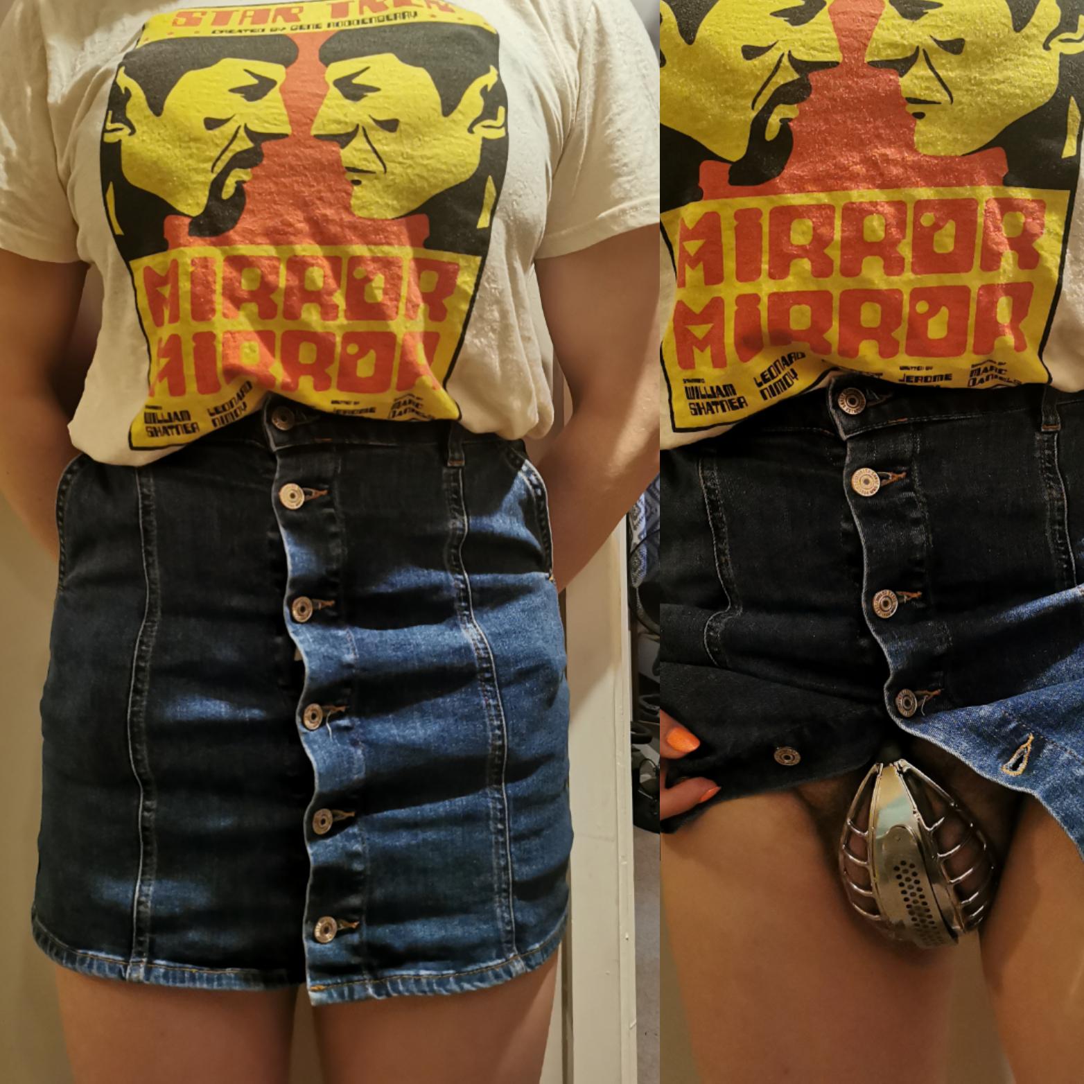 This skirt is great for easy access. Shame there is nothing to access