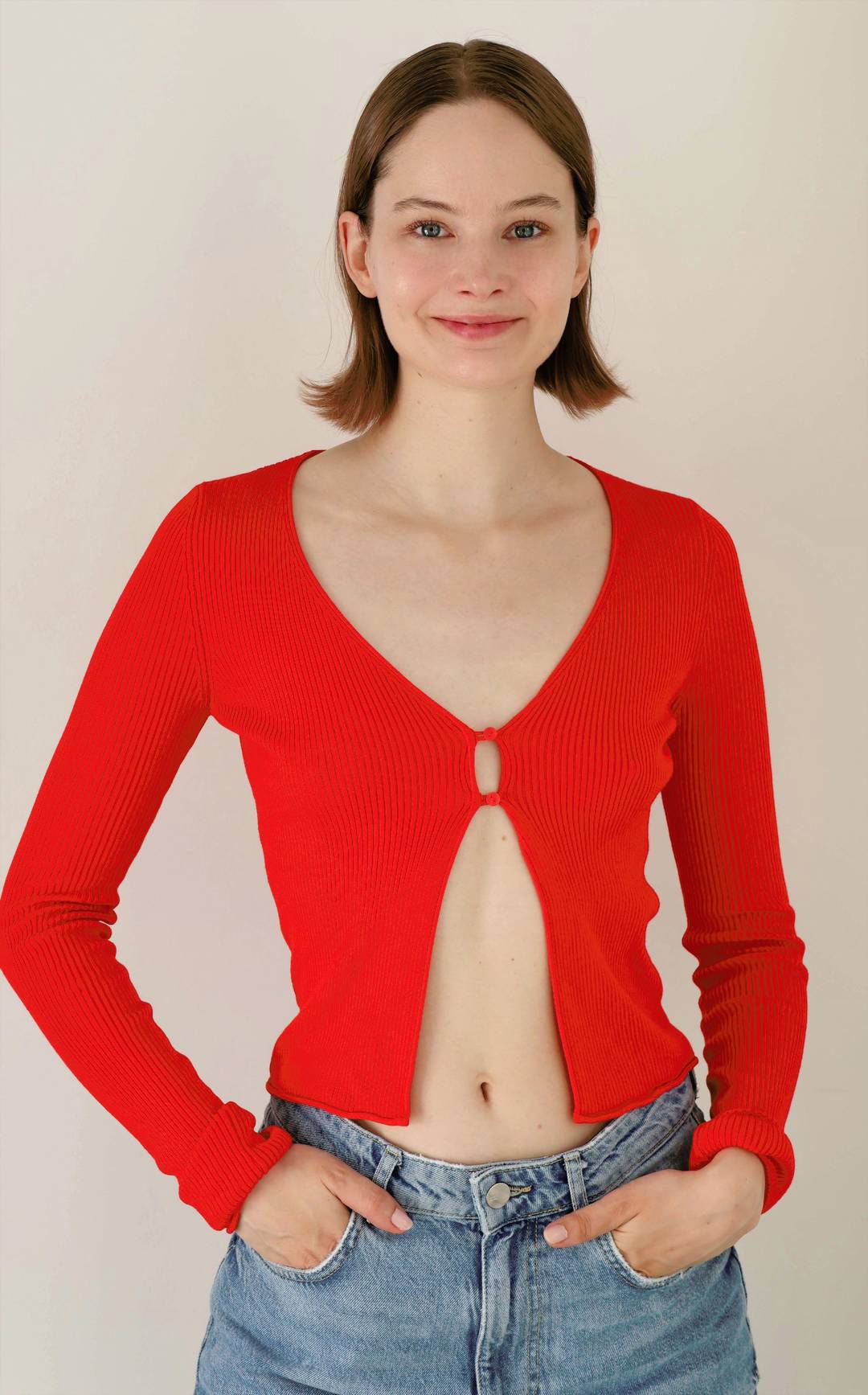 This cardigan makes it look like I have no boobs at all Scrolller