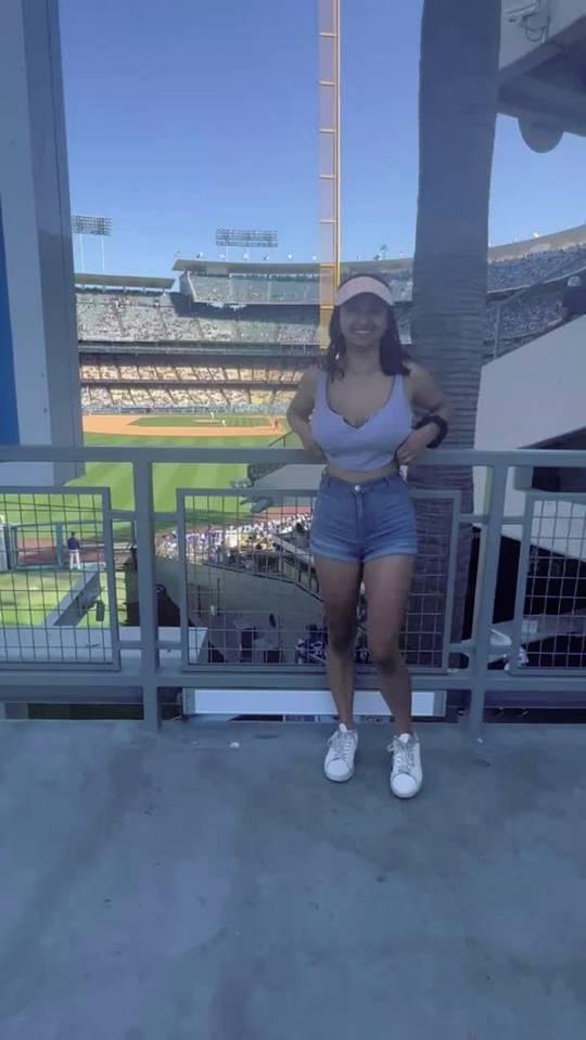 Titty Flashing At Dodger Stadium Scrolller