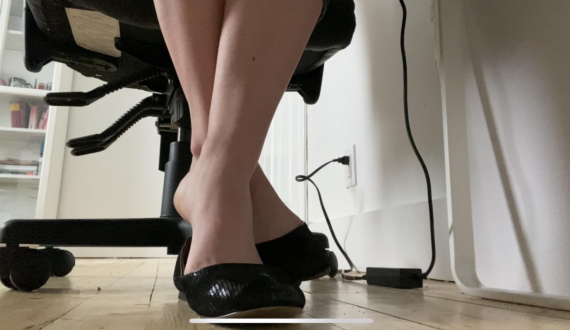 Under My Desk Scrolller