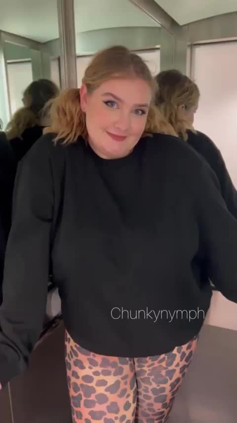 I love getting my boobs out in elevators! [reveal] | Scrolller