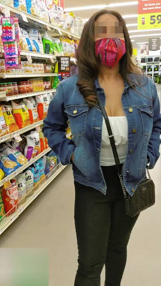 Was Dared To Flash In The Grocery Store And Got Caught [f] Scrolller