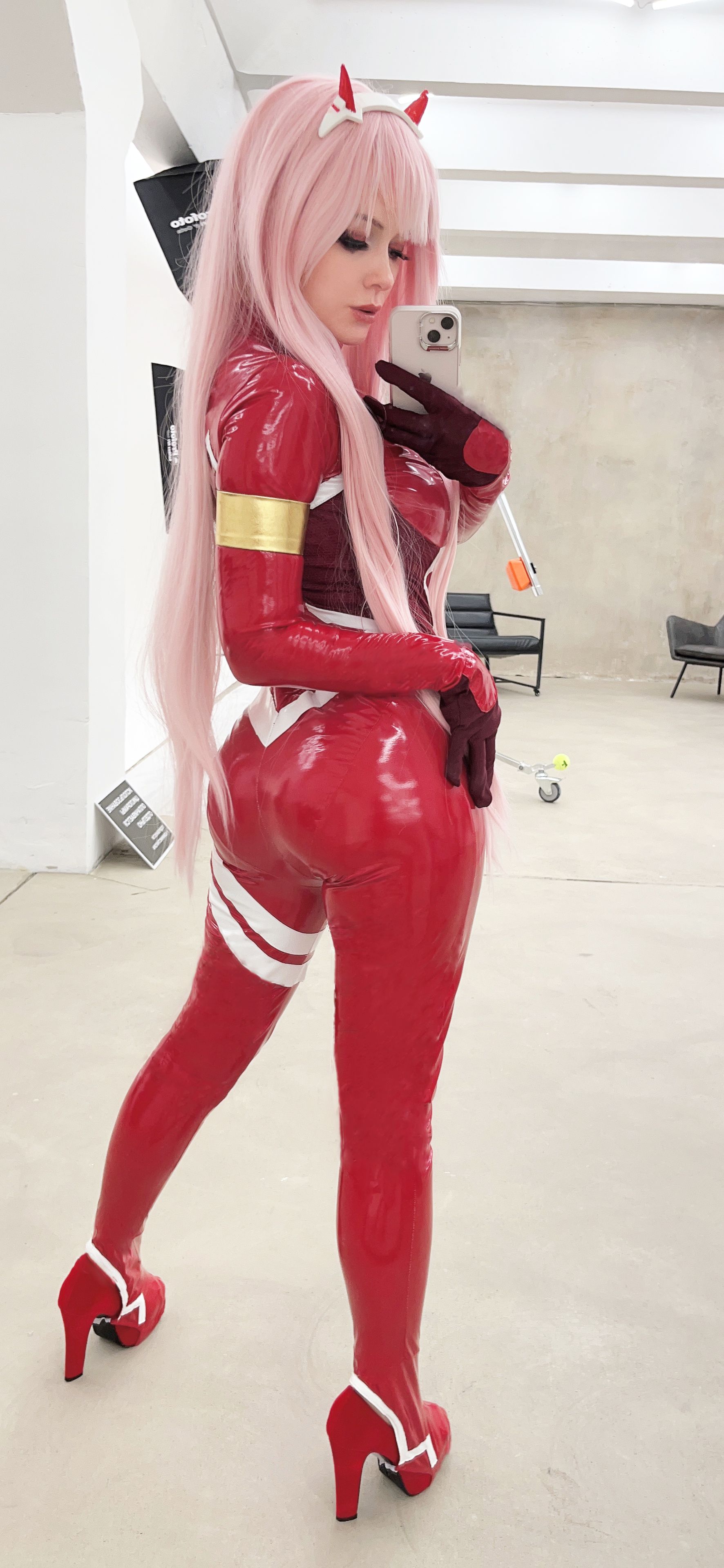 Zero Two Cosplay By Evenink Scrolller