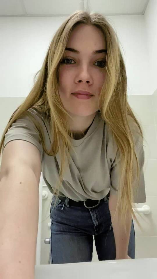 Would You Fuck An Office Girl Scrolller 