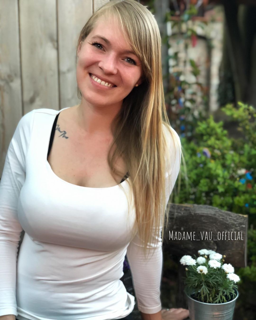 2020-04-23 22:04:20 madame_vau_official Scrolller