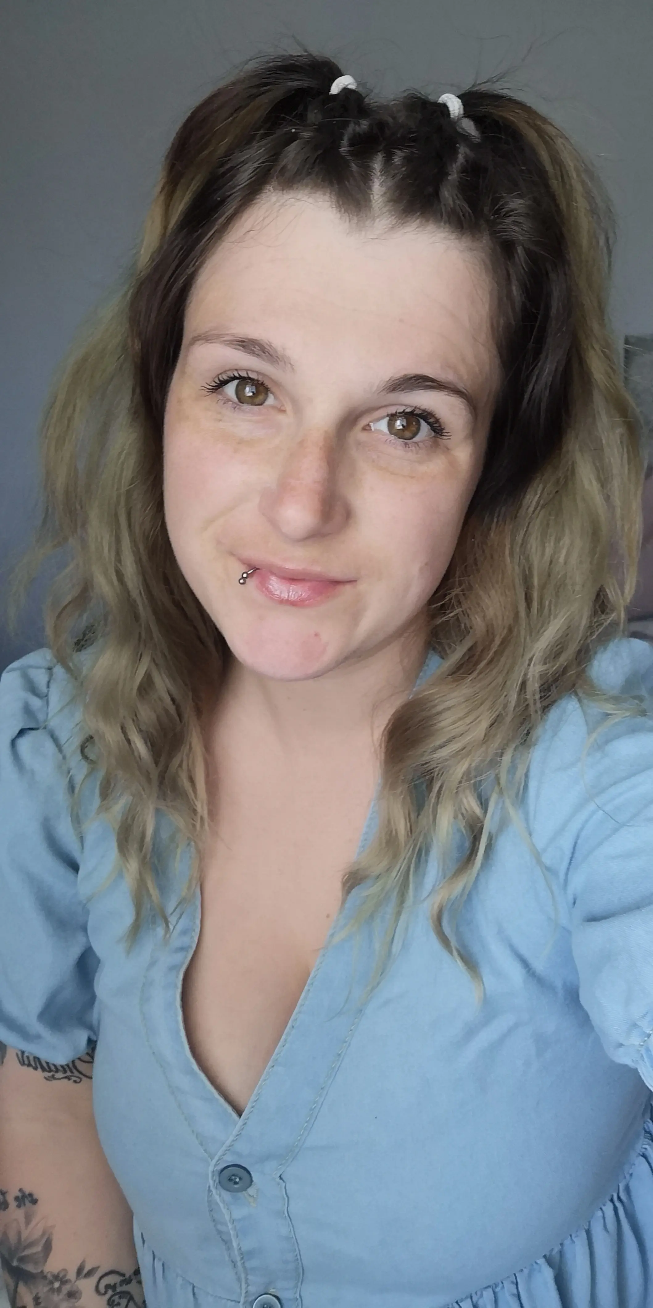 [30]F | Scrolller