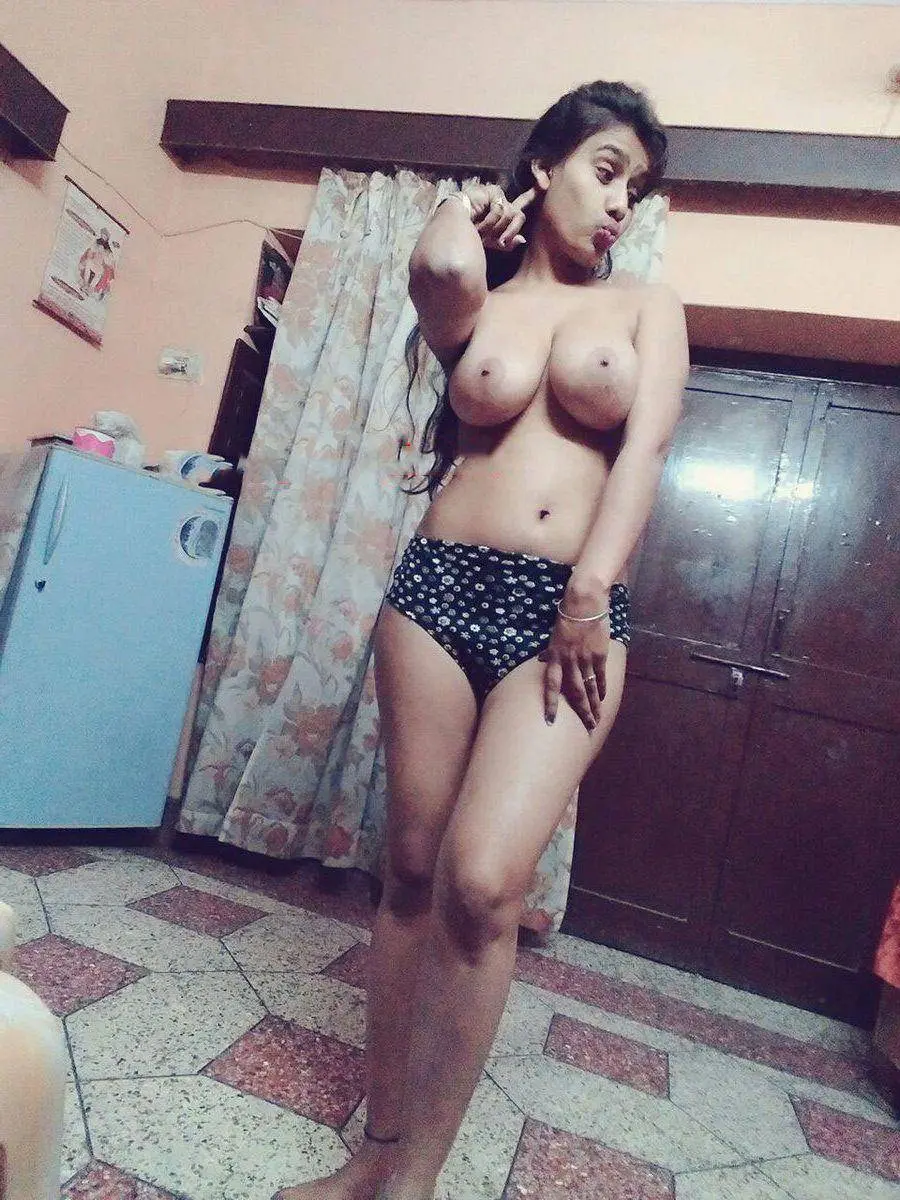 Desi Beautiful Village Girl Showing Amazing Nude and Fucking Video 🥵 Full Of of Her Nude and Fucking Video Premium Collection 😜 LINK IN COMMENT 🔥🔥