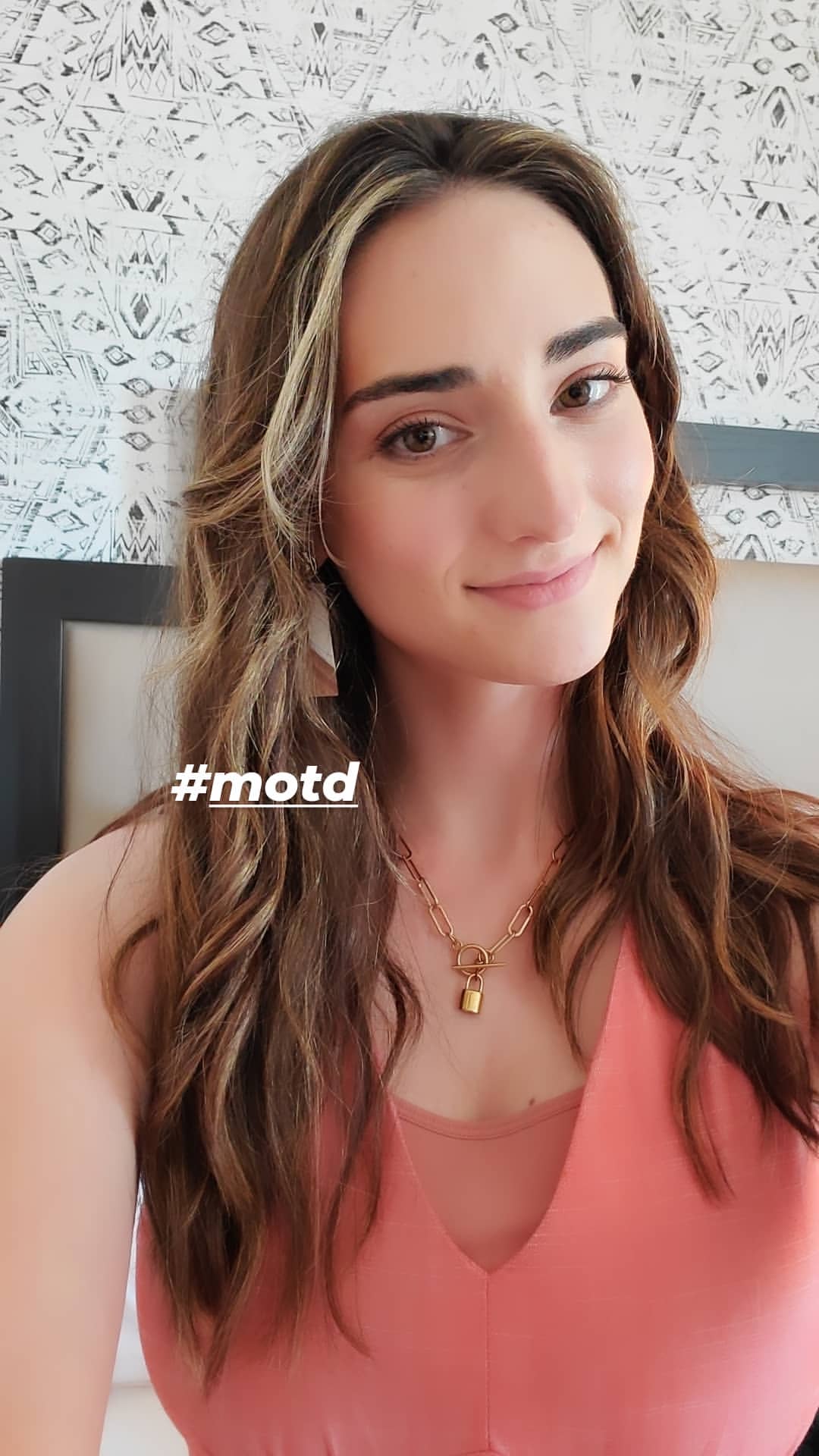 Abigail Shapiro Scrolller