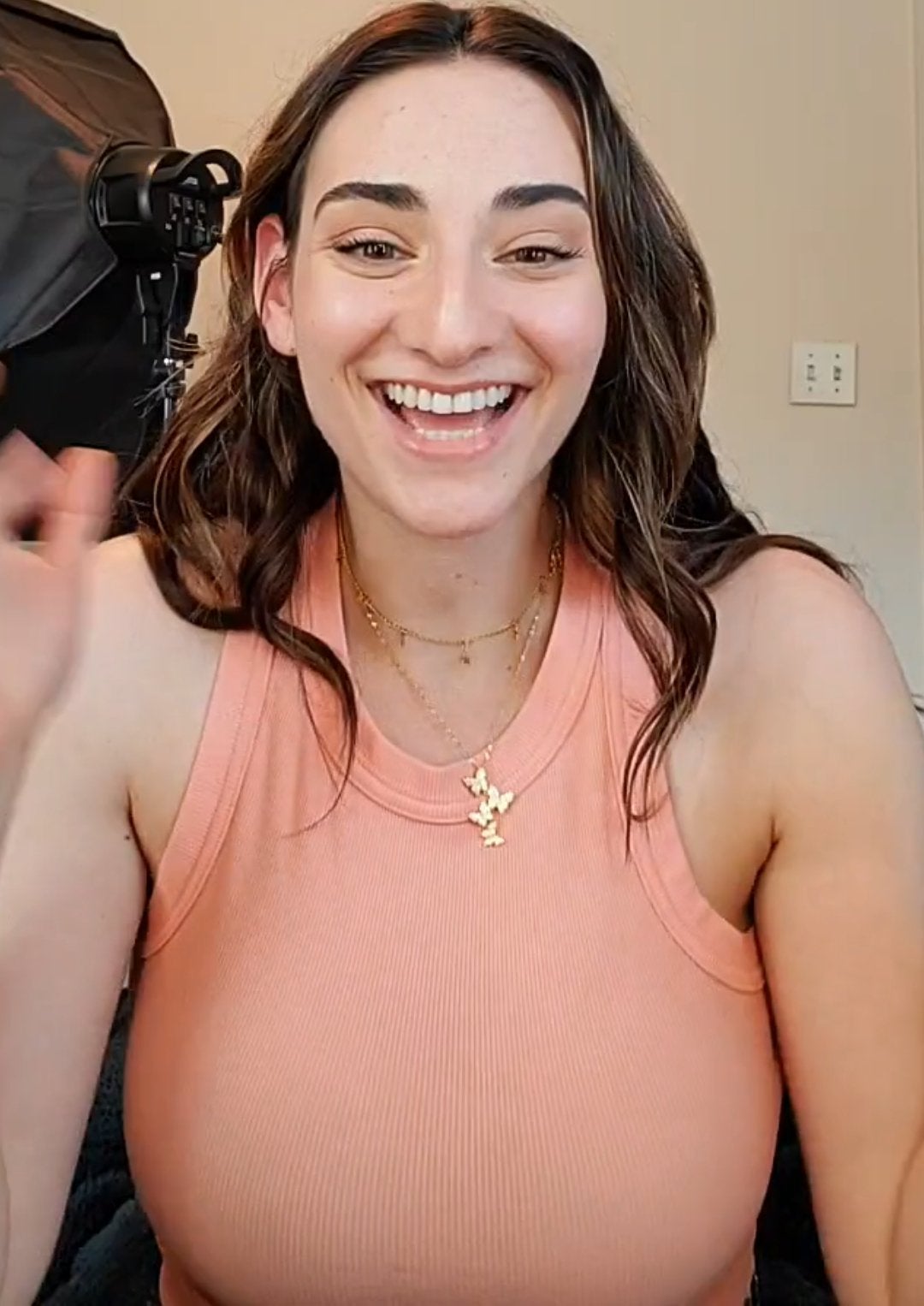 Abigail Shapiro huge tits on stream today.
