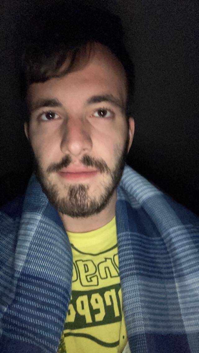 Accidental Selfie Scrolller