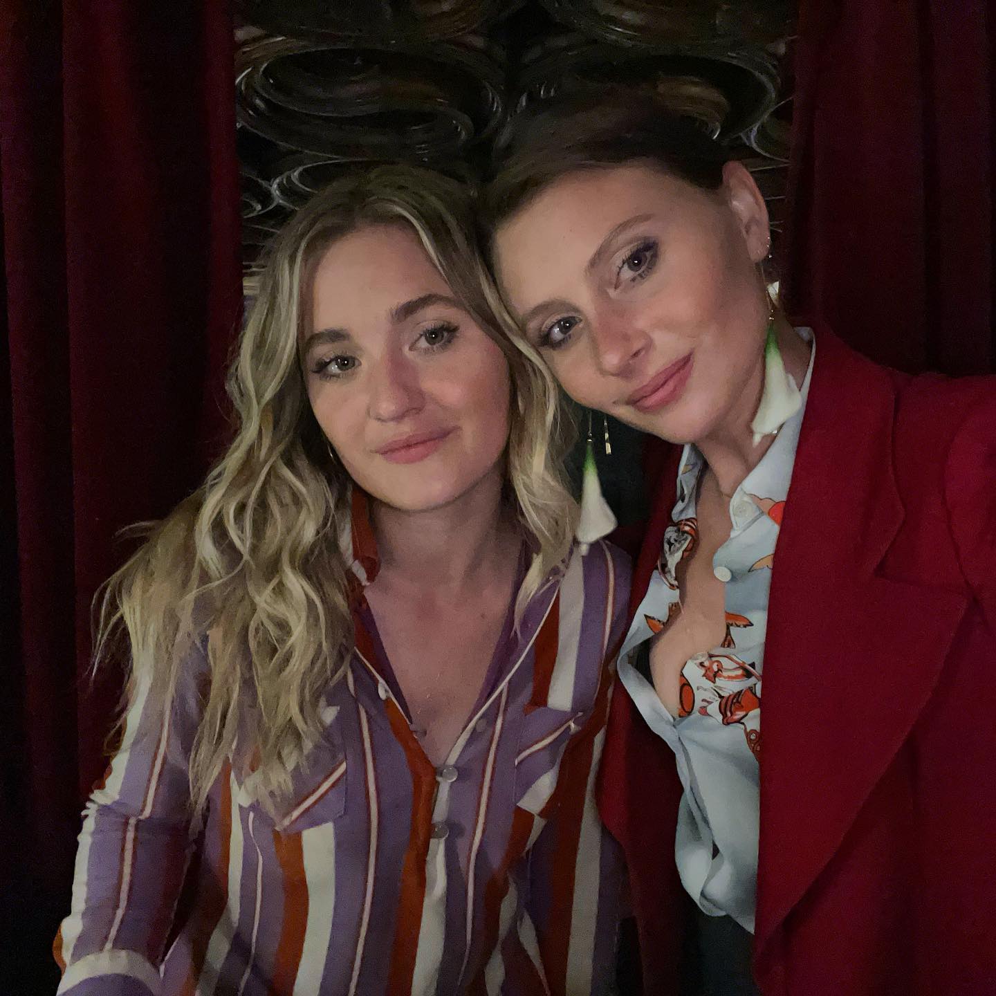 Amanda Joy Michalka And Aly Michalka Scrolller