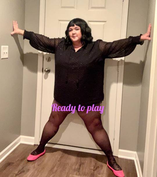 Amanda said “spread ‘em” 😉 | Scrolller