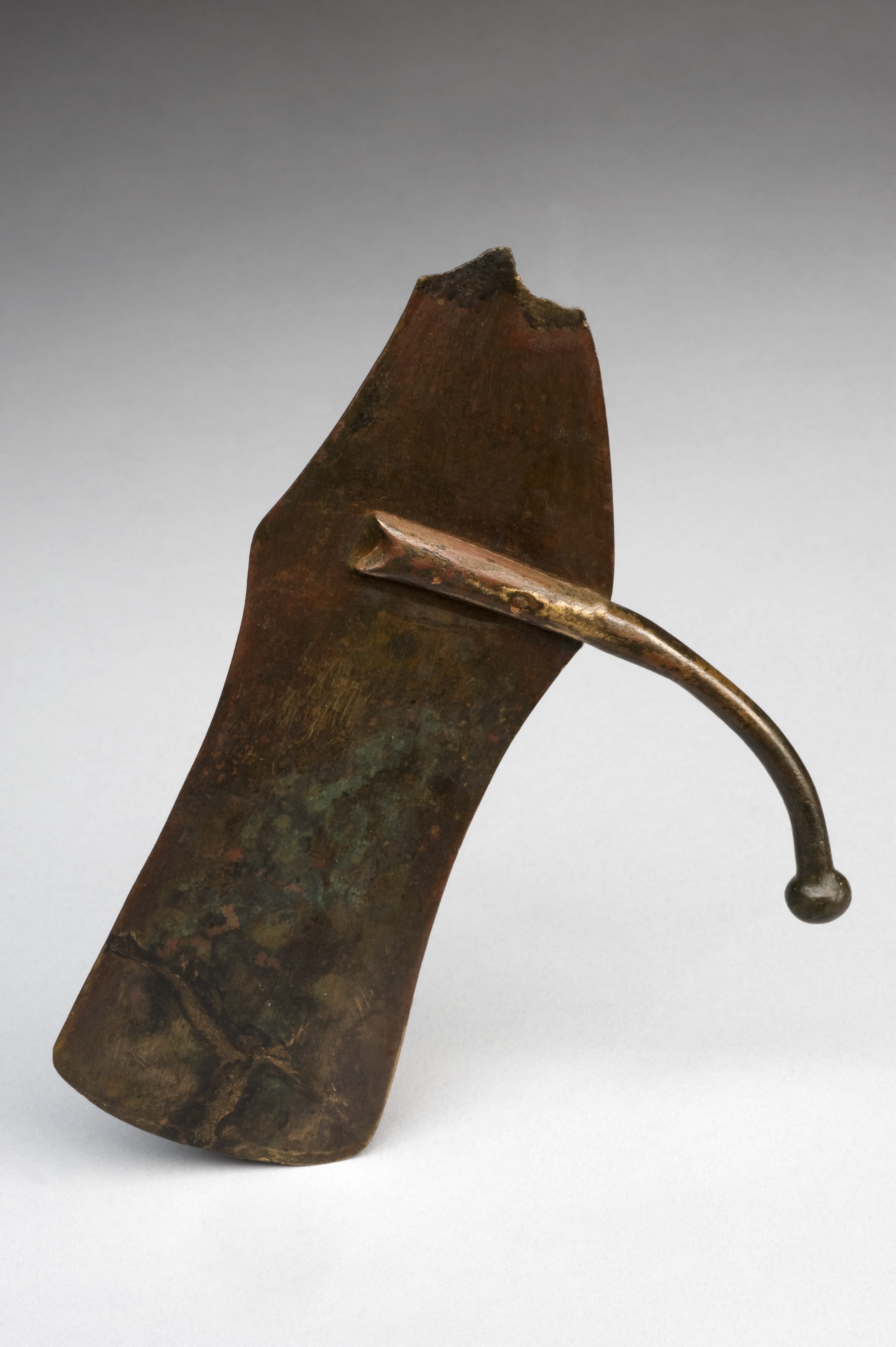 An ancient Egyptian bronze rotating shaving razor, c. 1405-1367 BCE ...
