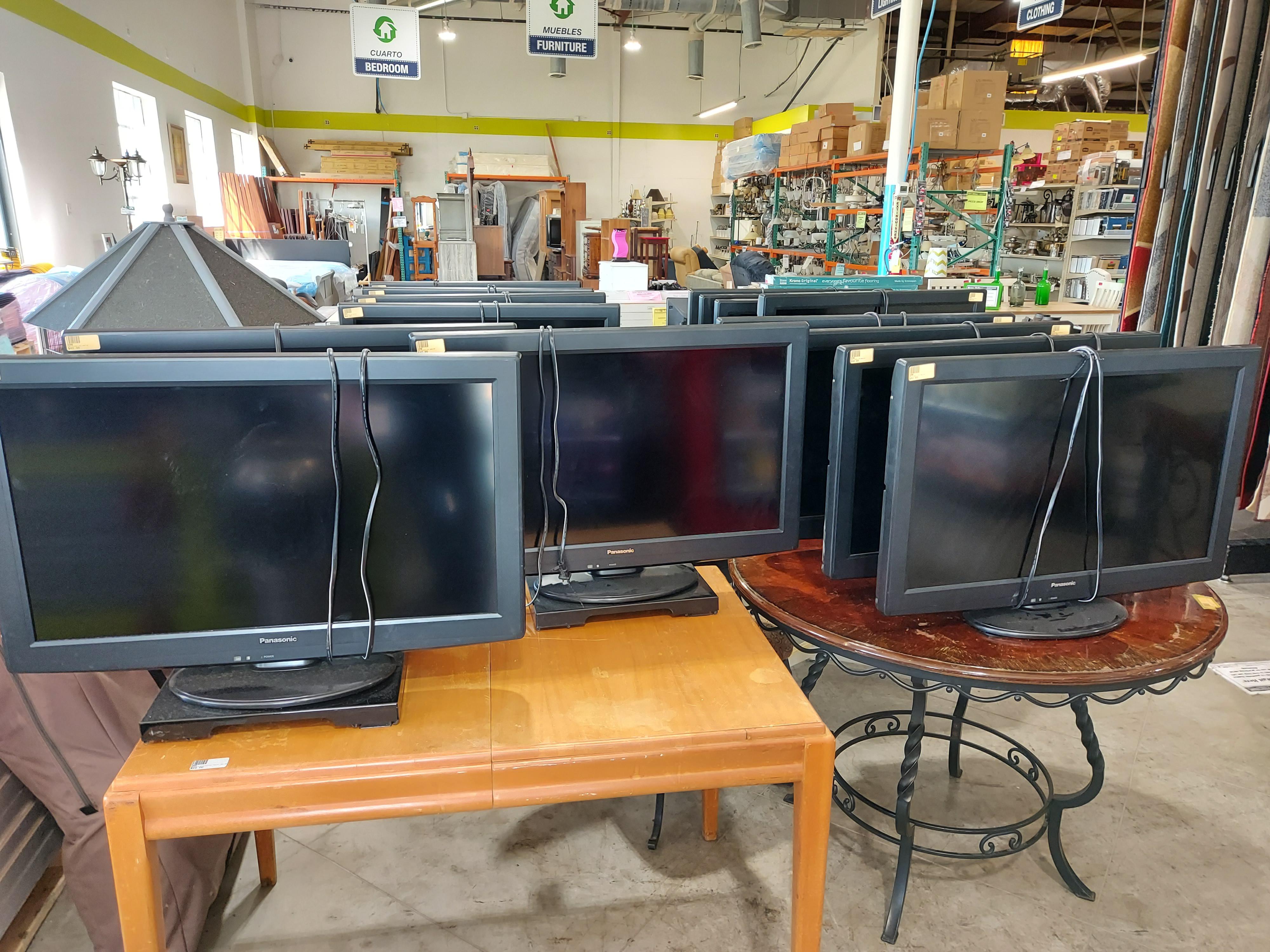 Anyone need a inexpensive flat screen TV? Scrolller