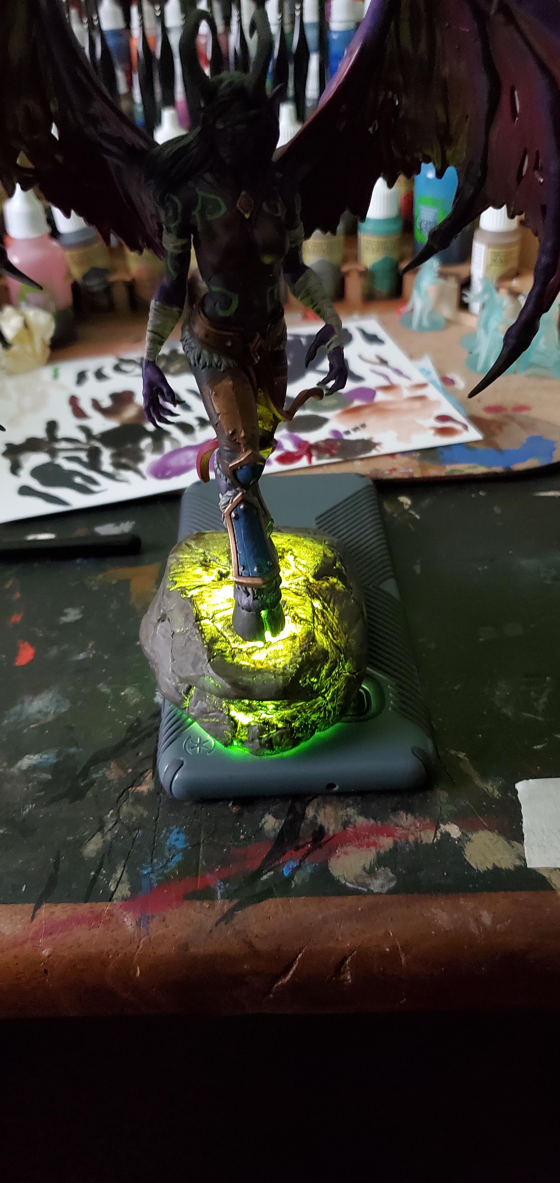 Awesome little detail of my Demon Hunter model. Putting a light under