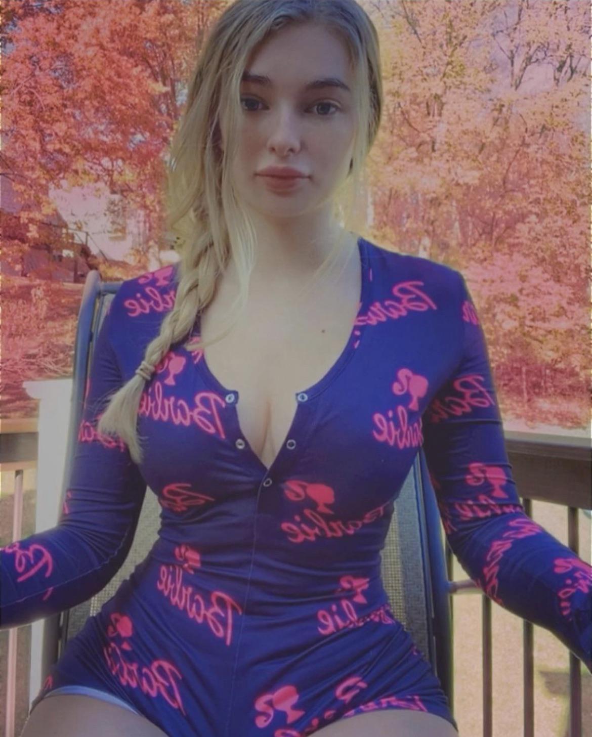 do y’all only like nudes here? 🥺 Scrolller