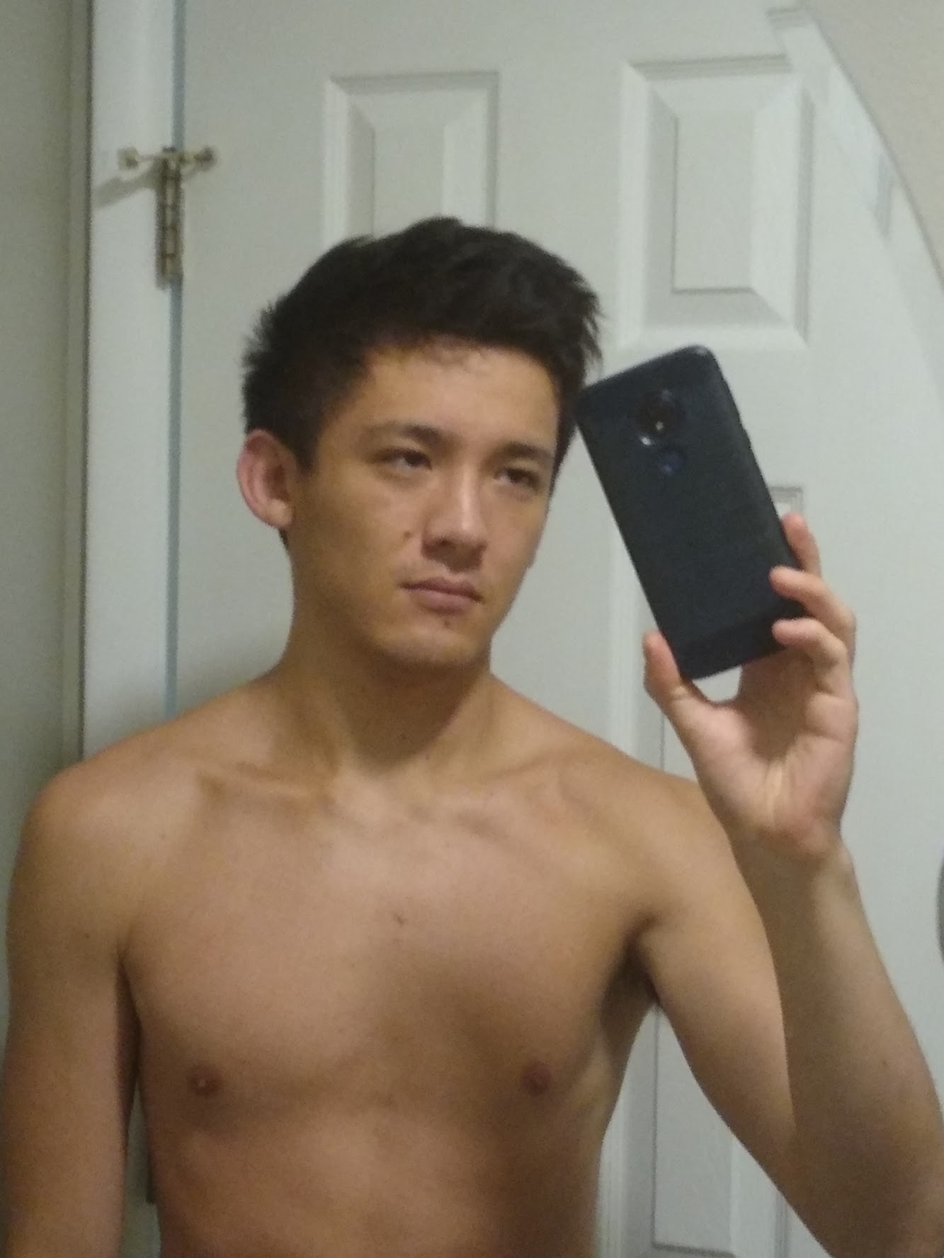  Bathroom selfie, thoughts? 😅 | Scrolller