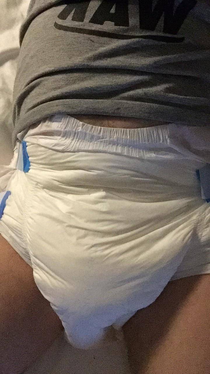 Big diapers for a big wetter | Scrolller