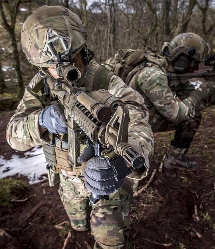 British PFP (pathfinders platoon).🇬🇧 The job of a pathfinder is to drop