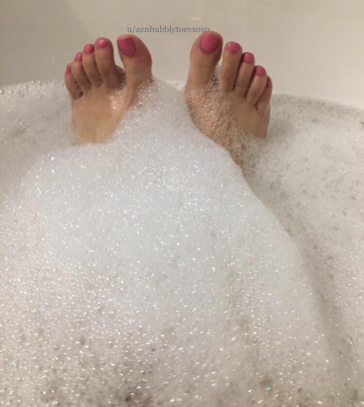 Bubble Bath Toes
