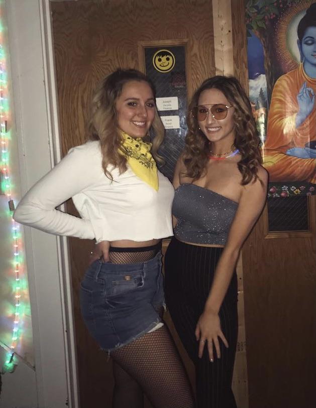 Busty College Girls Scrolller