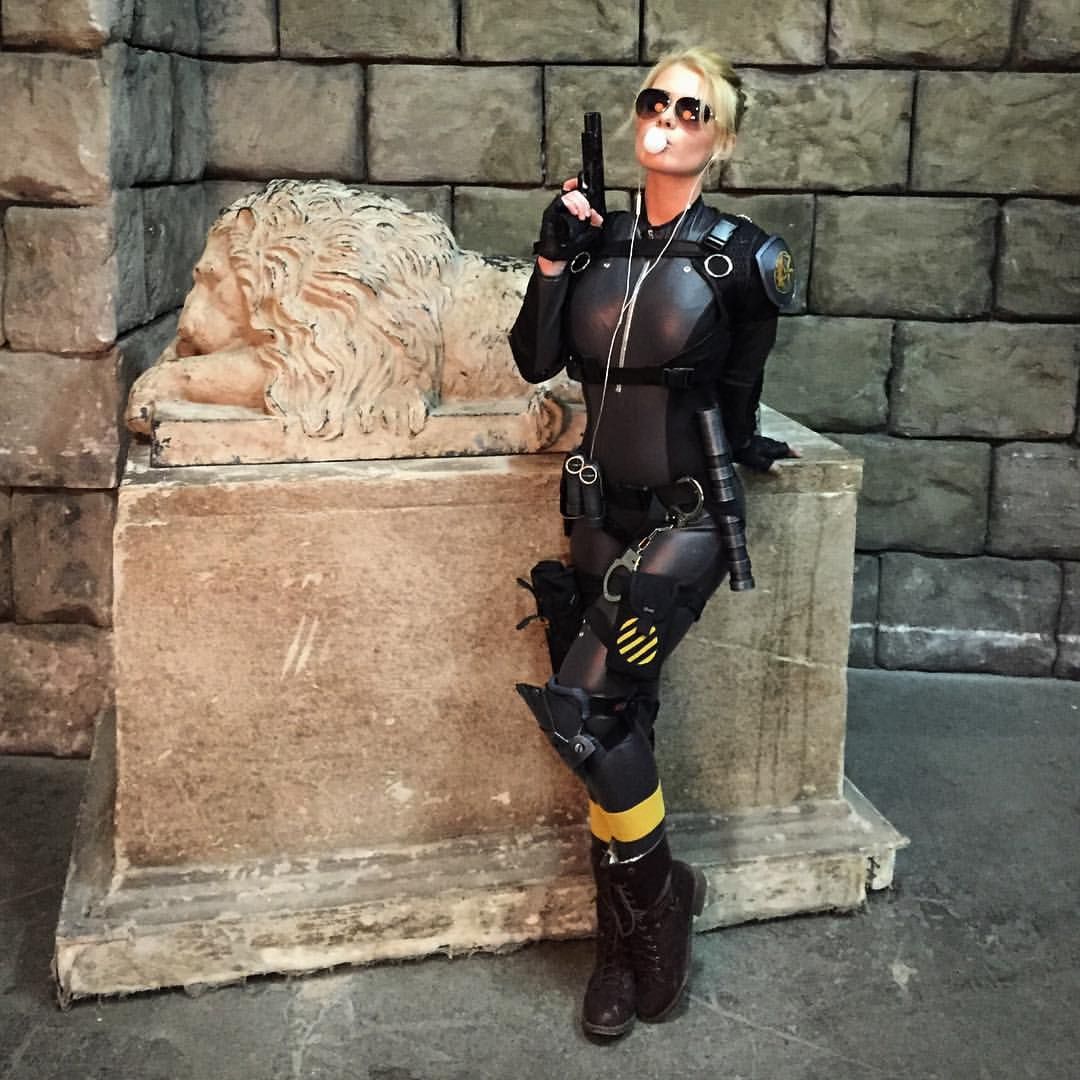 Cassie Cage by Irina Meier Scrolller