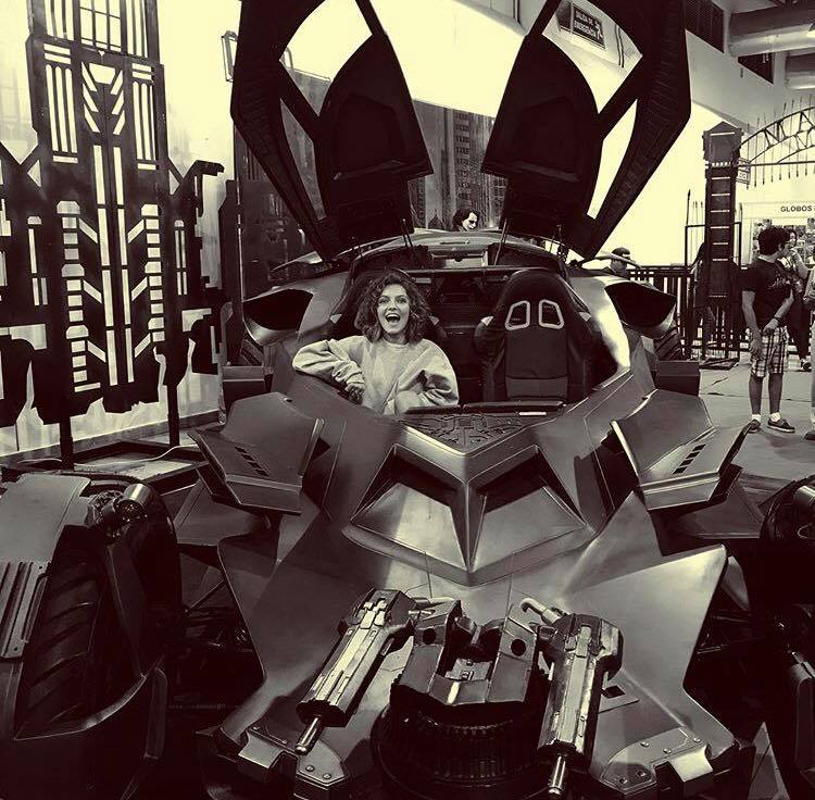 Catwoman In The Batmobile At ComicCon Ecuador Scrolller