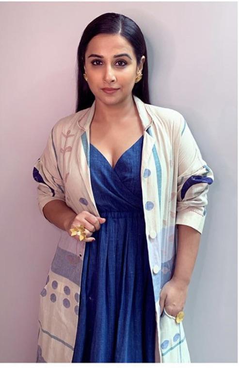 Cleavage | Scrolller