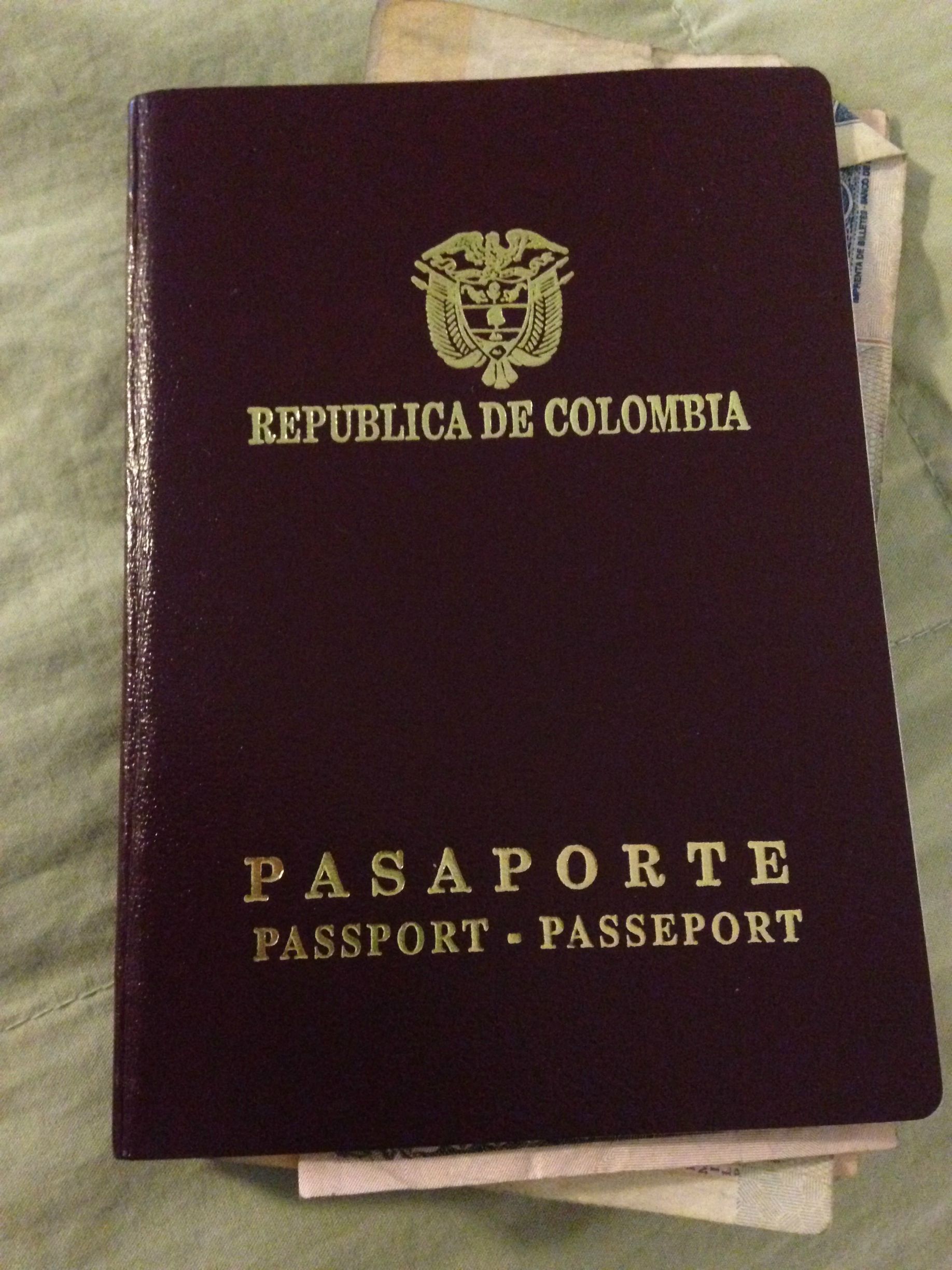 Colombian Passport Scrolller   Colombian Passport B3o78037td 