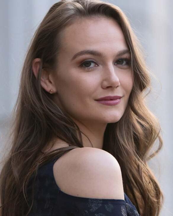 Cumming all over Andi Matichak's face would be tons of fun | Scrolller
