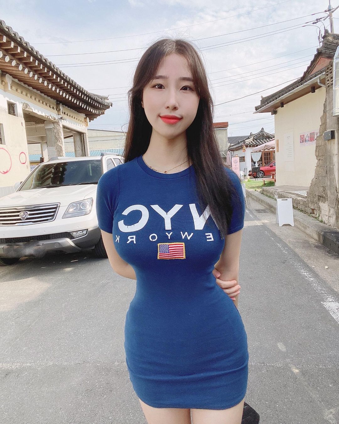 Cute face and slim waist asian | Scrolller