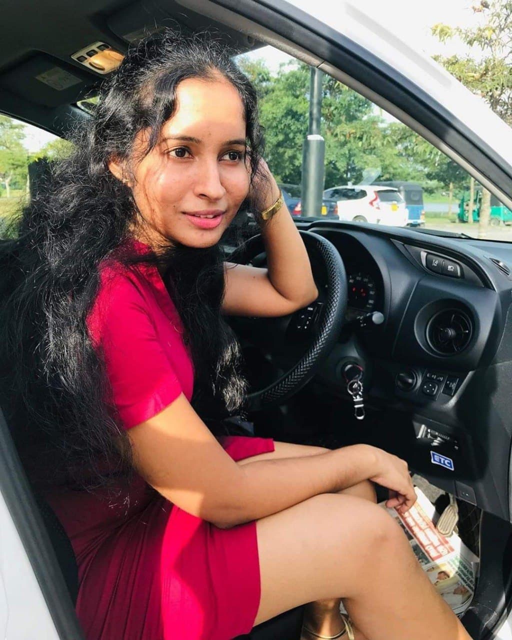 cute-tamil-babe-goes-full-nude-for-her-long-distance-boyfriend