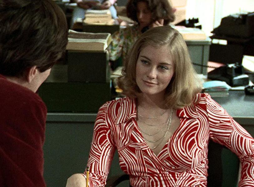 Cybil Shepherd Scrolller