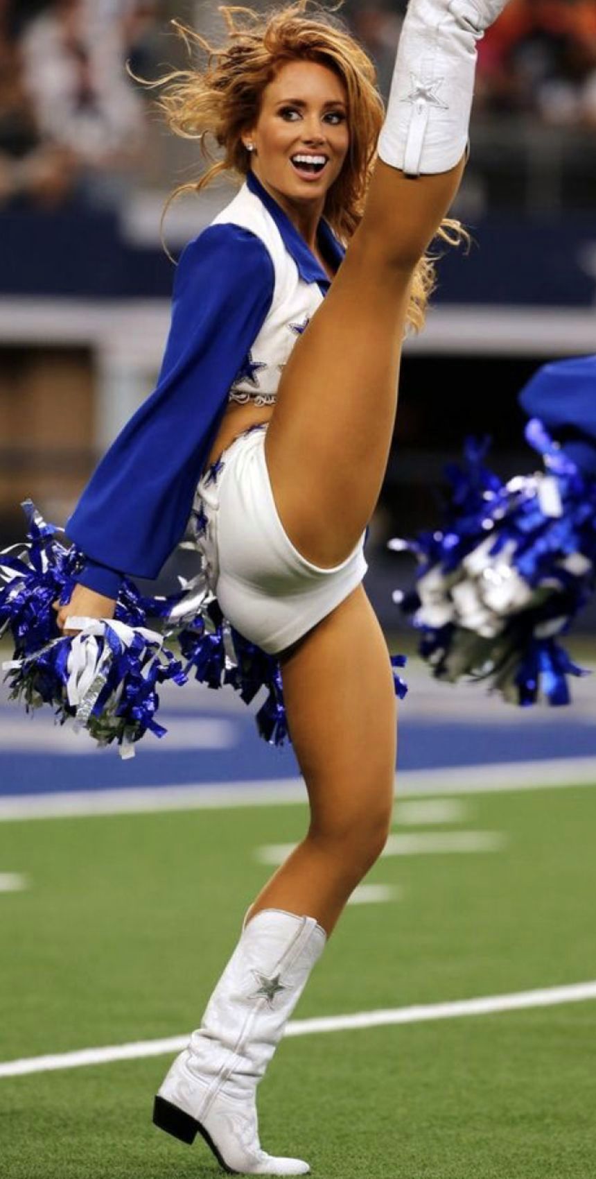 PICS: Sexy Dallas Cowboy Cheerleaders