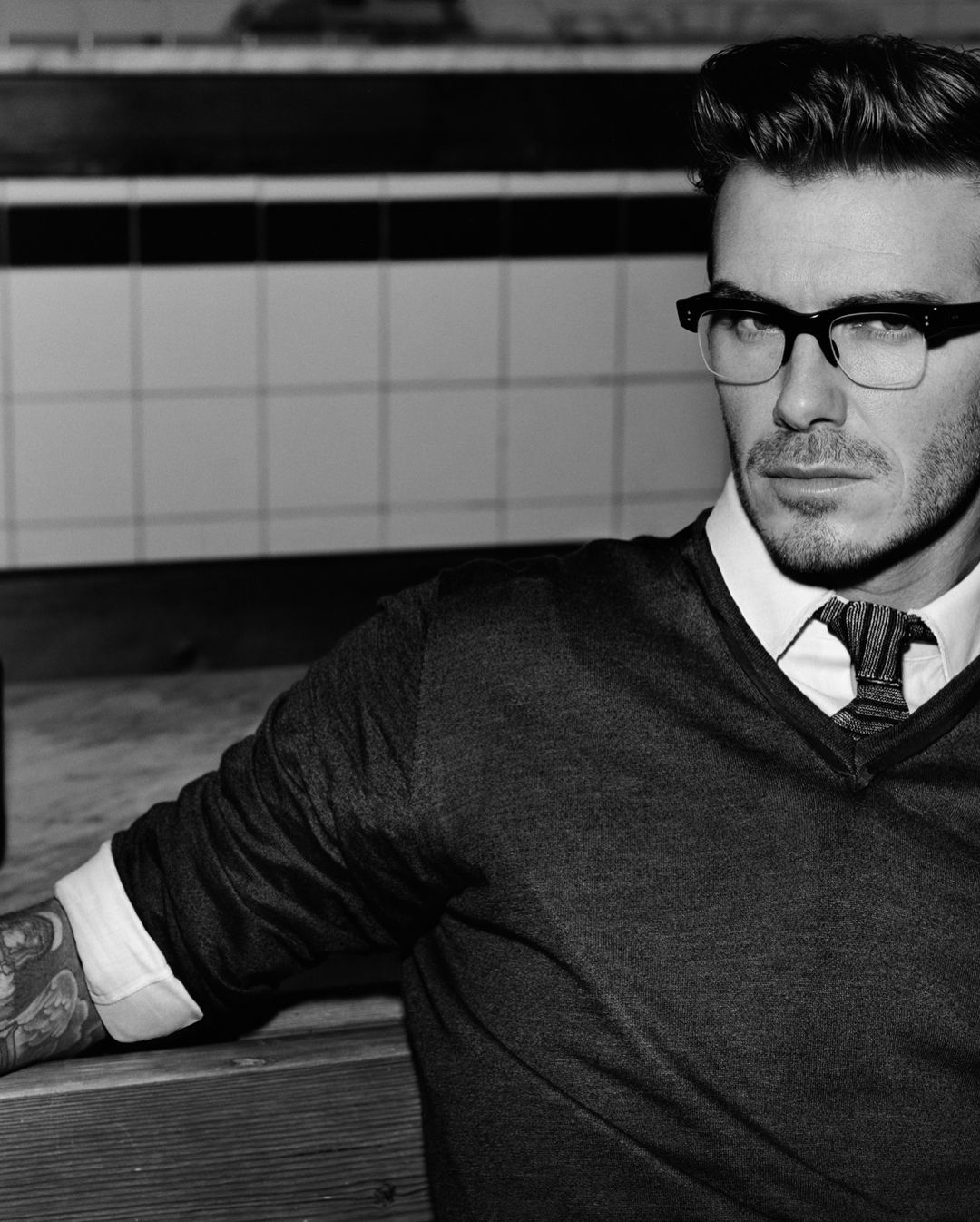 David Beckham with glasses!! 🤤 | Scrolller