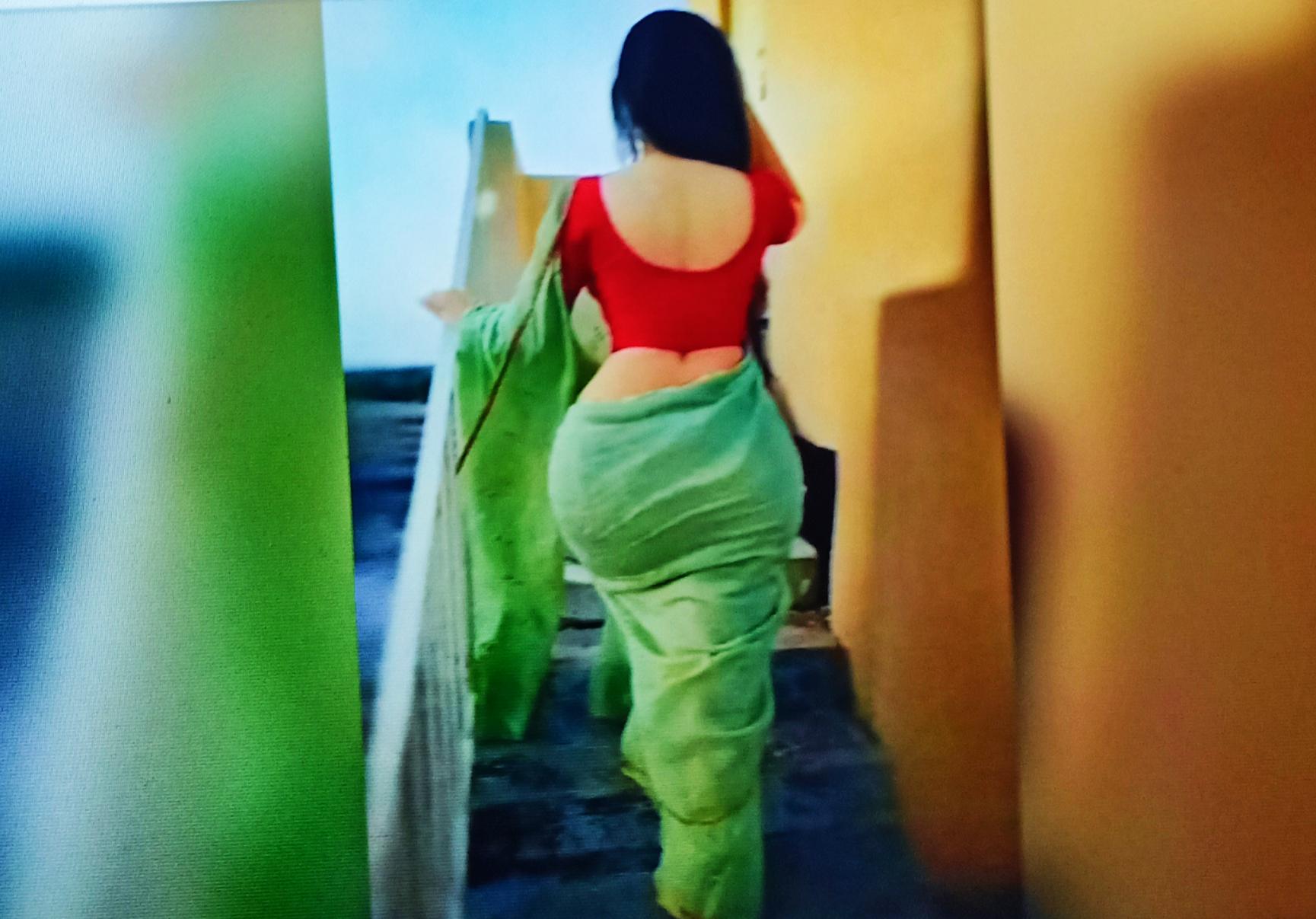 DESI HOT 🔥 BHABHI Scrolller