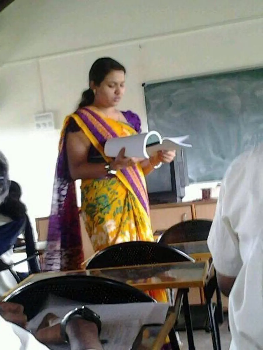 Desi Hot College Teacher Fucked hard By Her Own Student As Giving him Punishment for His Mistake Leaked 😋 LINK IN COMMENT 🔥🔥
