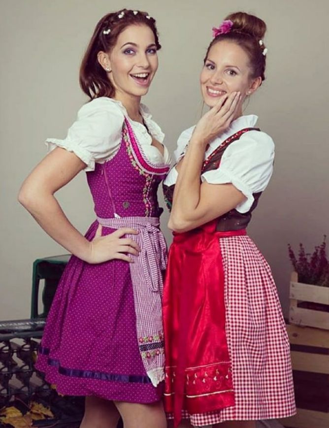 Dirndl gals (2) | Scrolller