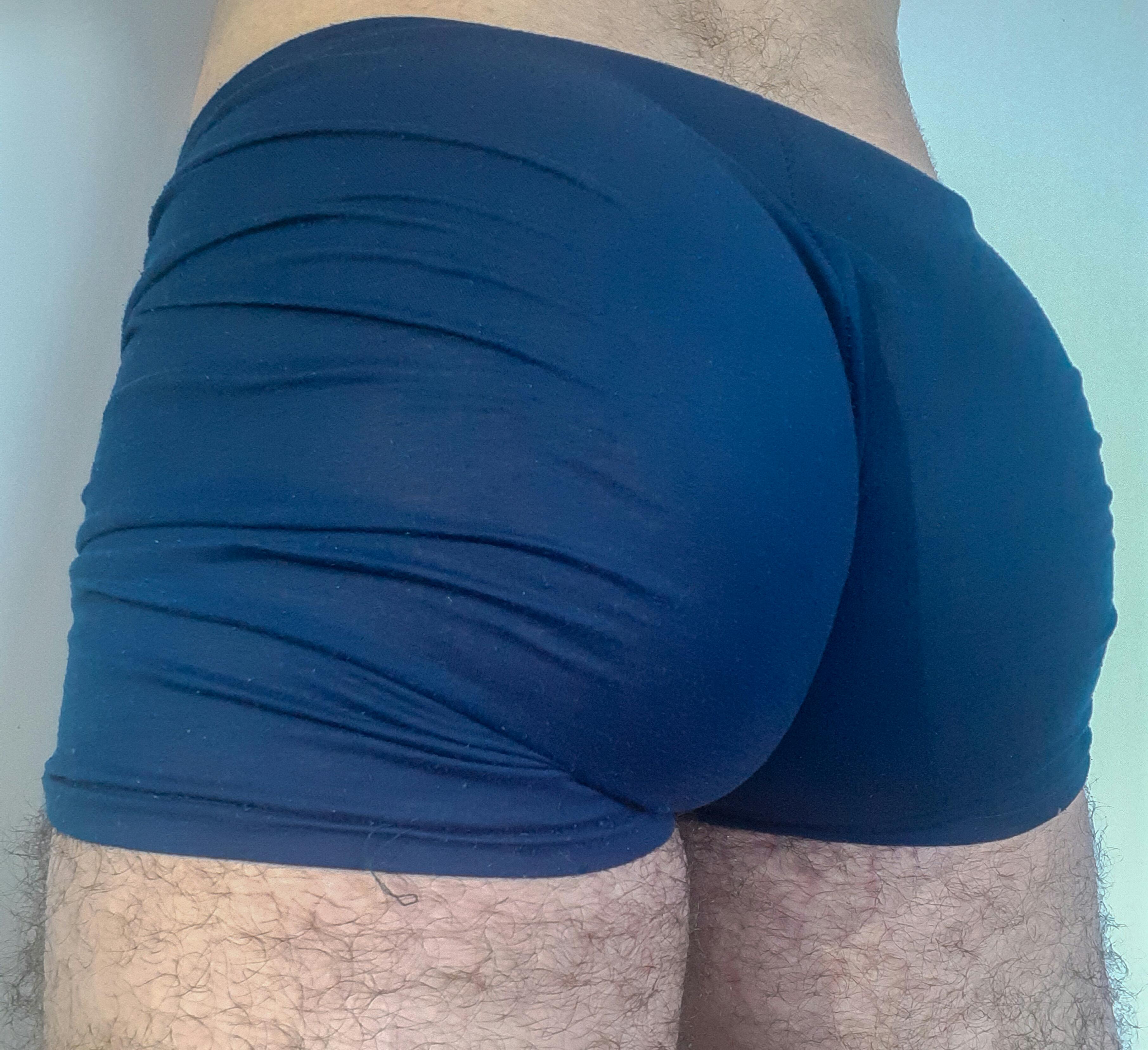 Do I look good in blue? Scrolller